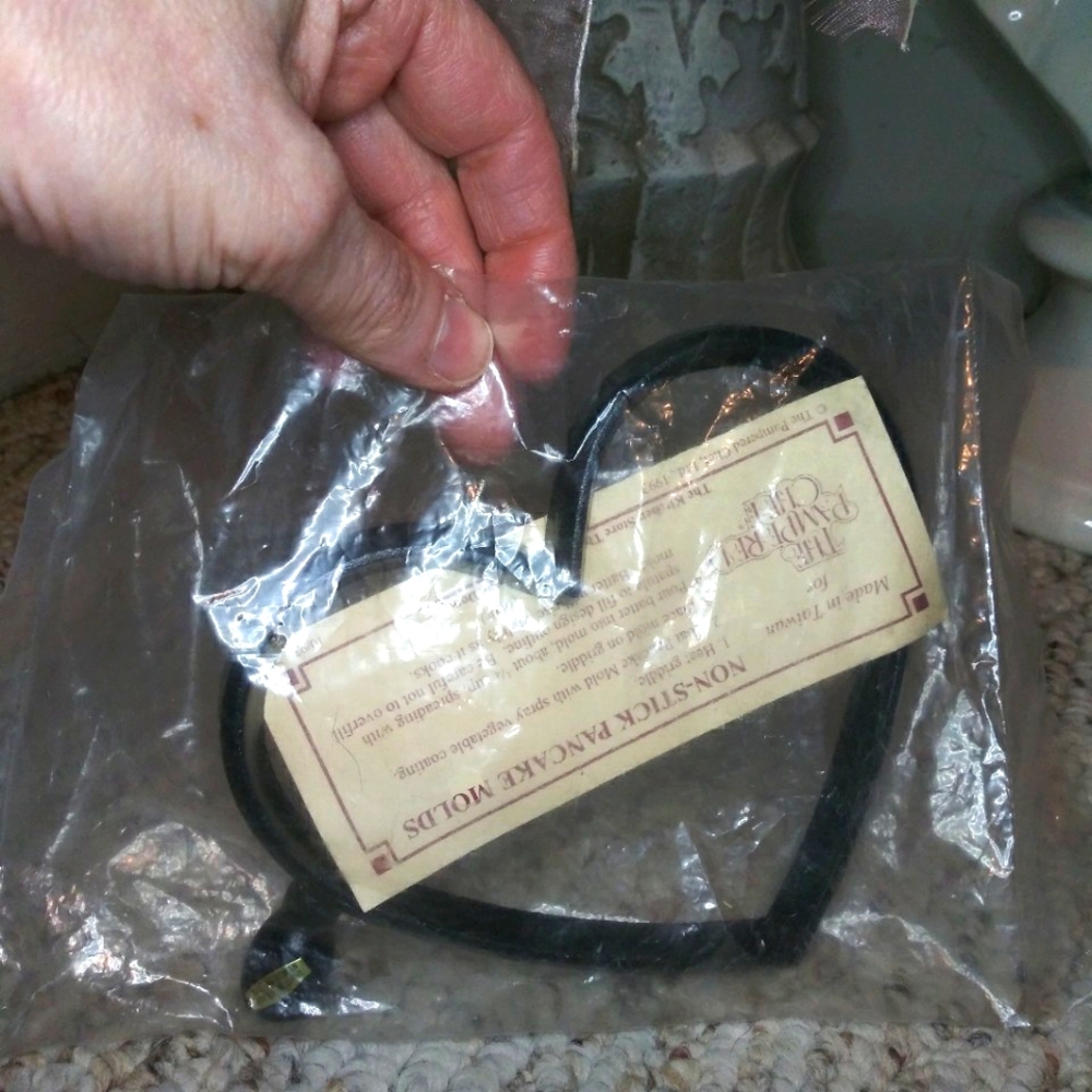 Vintage 1993 The Pampered Chef Heart Shaped Non-Stick Pancake Mold